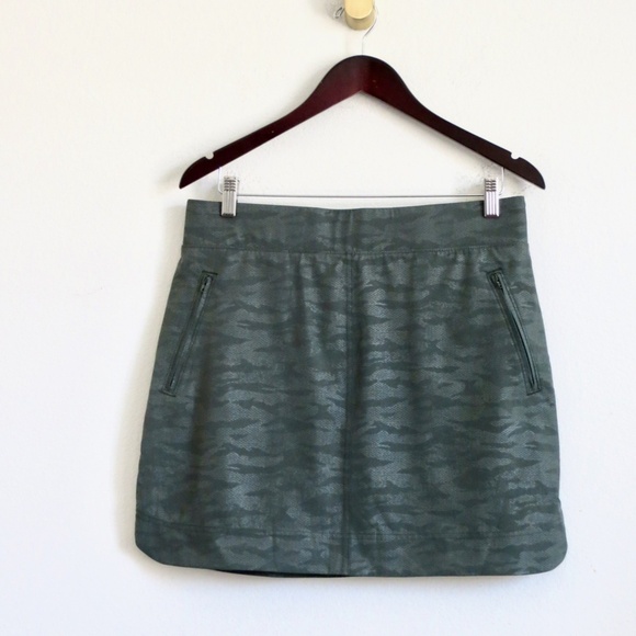NEW! Orvis Camo Active Travel Skort Green SZ M - Picture 2 of 11